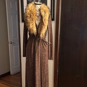 VENUS Brown Long Sleeve Sweater with Faux Fur Collar